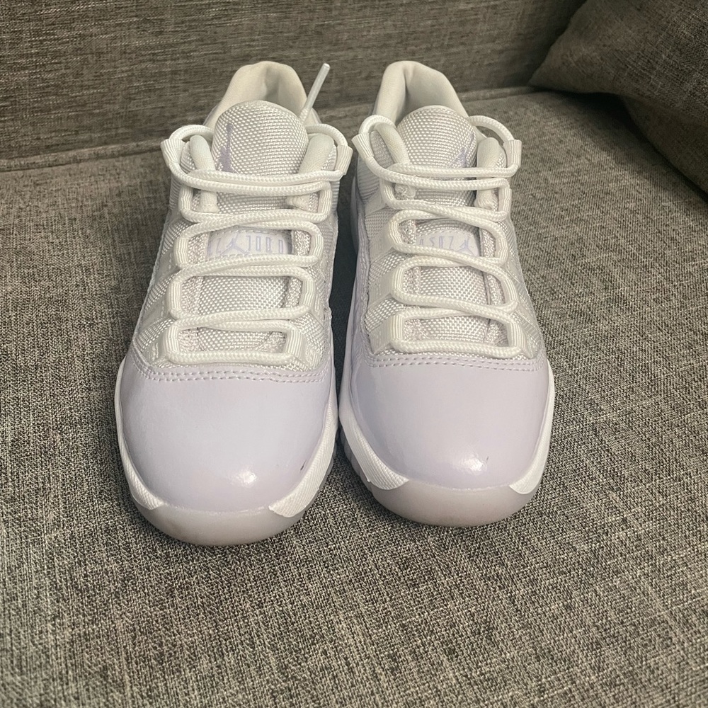 Girl retro Jordan 11’s